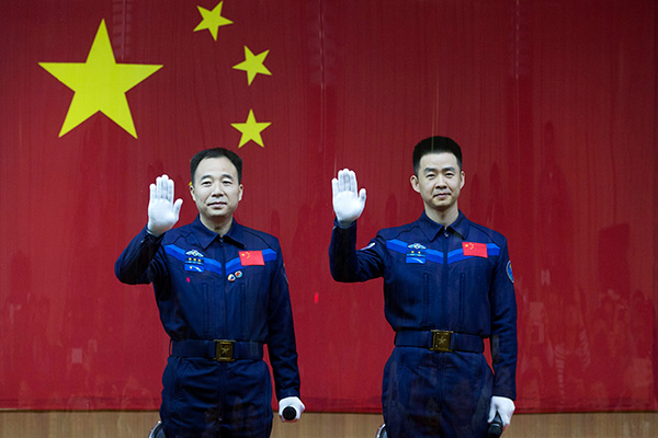 China launches manned spacecraft