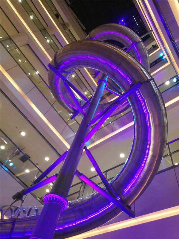 Spiral slide unveiled in Chongqing mall