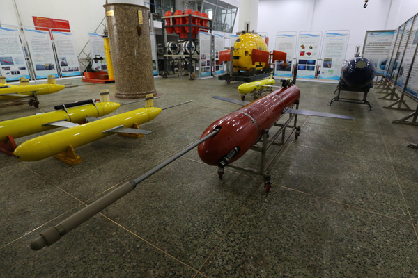 China's underwater glider sets new world record