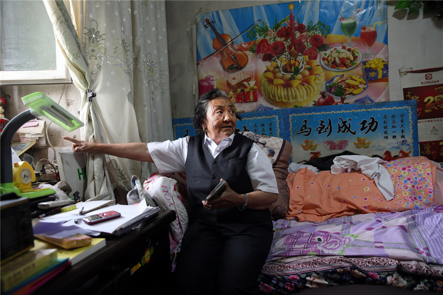 Homework tutor in Xinjiang beloved at age 74