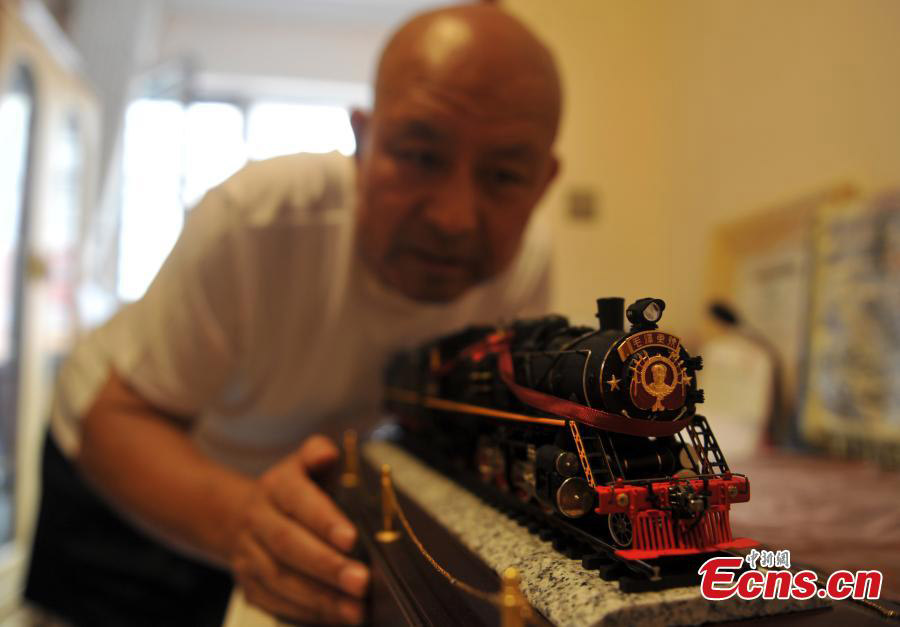 Man's 30-year collection showcases China's railway history