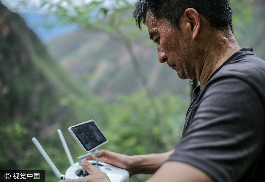 Photographer's work changes life of 'cliff village'