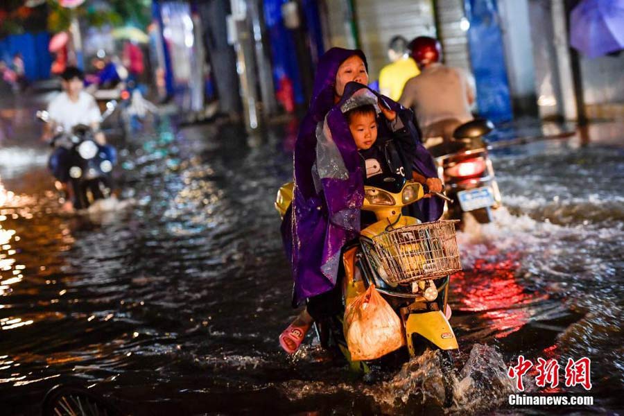 Heavy rains hit South China's Hainan province