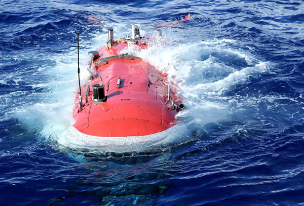 Chinese submersible Jiaolong dives to 6,699 meters in Mariana Trench