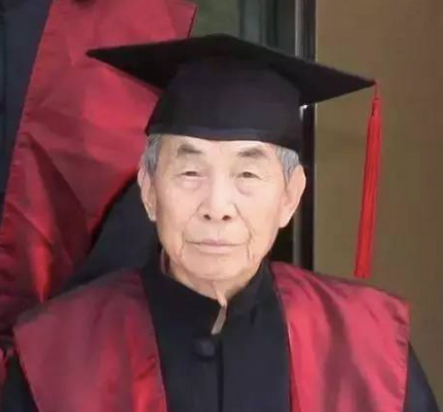 Studying keeps 105-year-old scholar young at heart