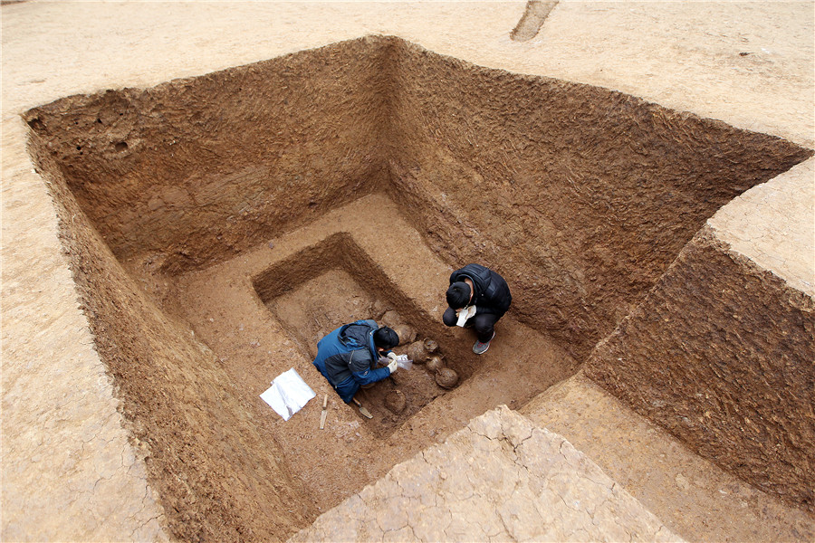 2,300-year-old ancient tomb discovered in C China's Hubei