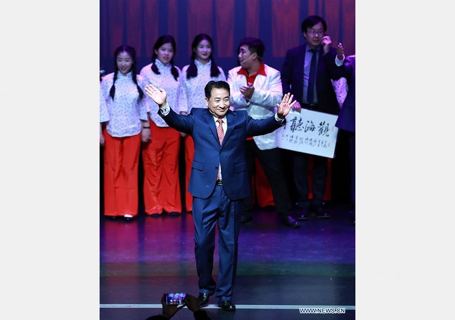 China's cross talk artists perform in Germany