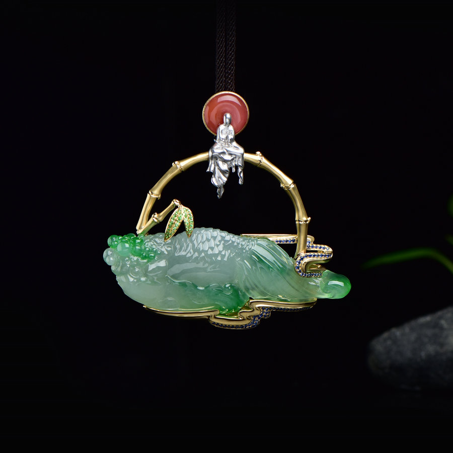 Original Yunnan jewelry on display in Shenzhen