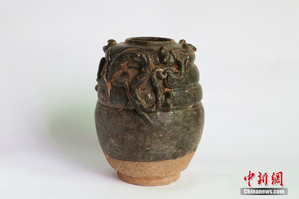 Chongqing unearths 27 ancient tombs