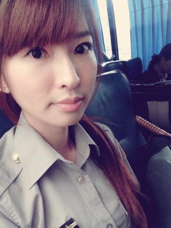 Chi-ling look-alike policewoman in Taipei