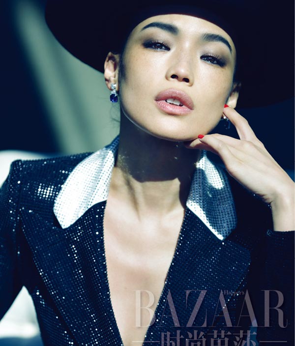 Hsu Chi and Zhou Yun poses for Harper's Bazaar