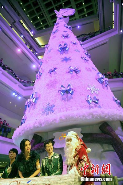 Tang Wei attends Christmas activity in HK