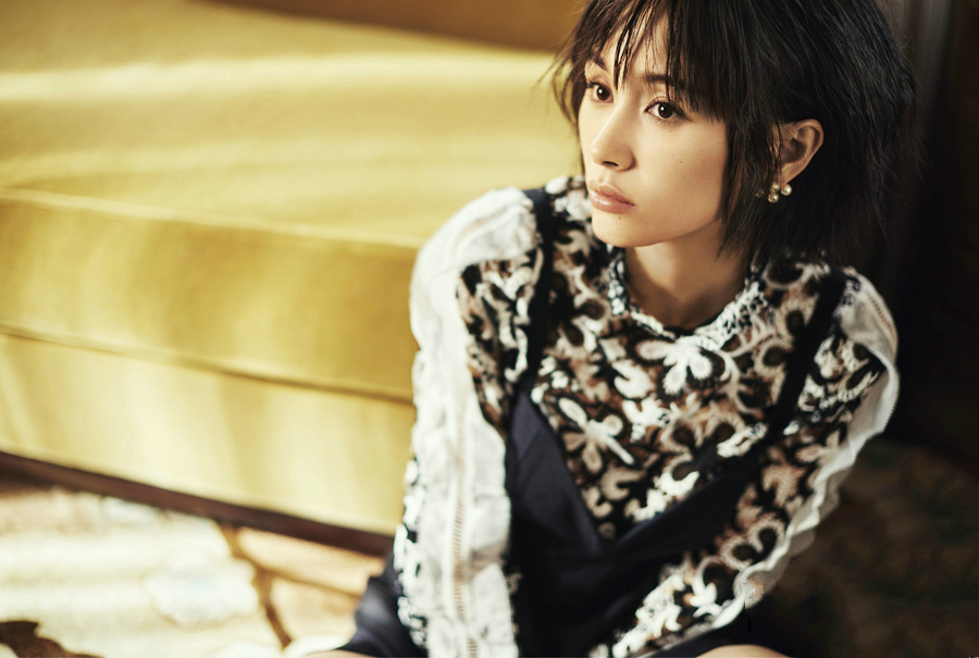 Actress Wang Ziwen covers fashion magazine