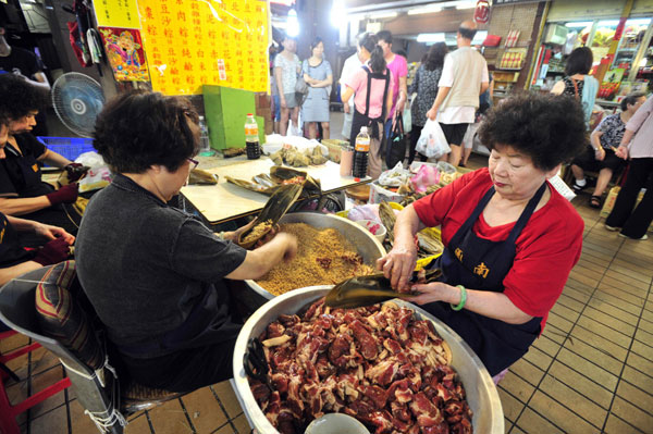 Different styles of Zongzi