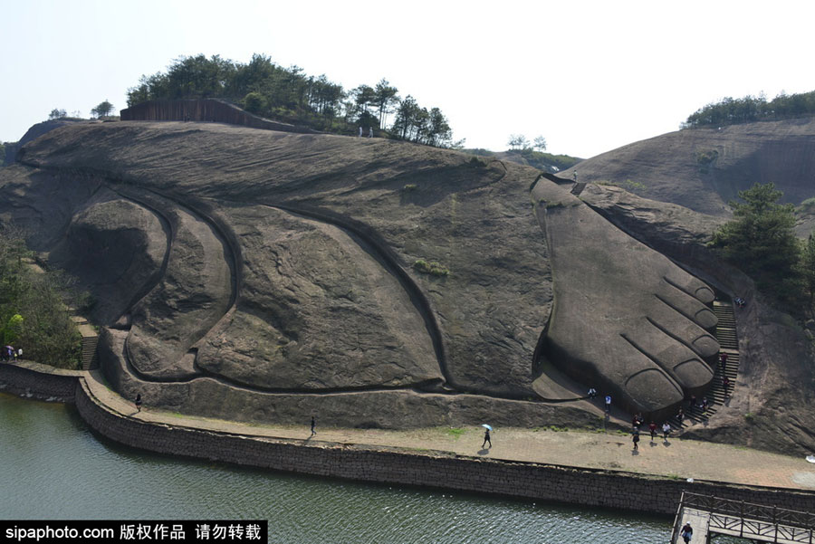 World's largest reclining Buddha statue in Jiangxi