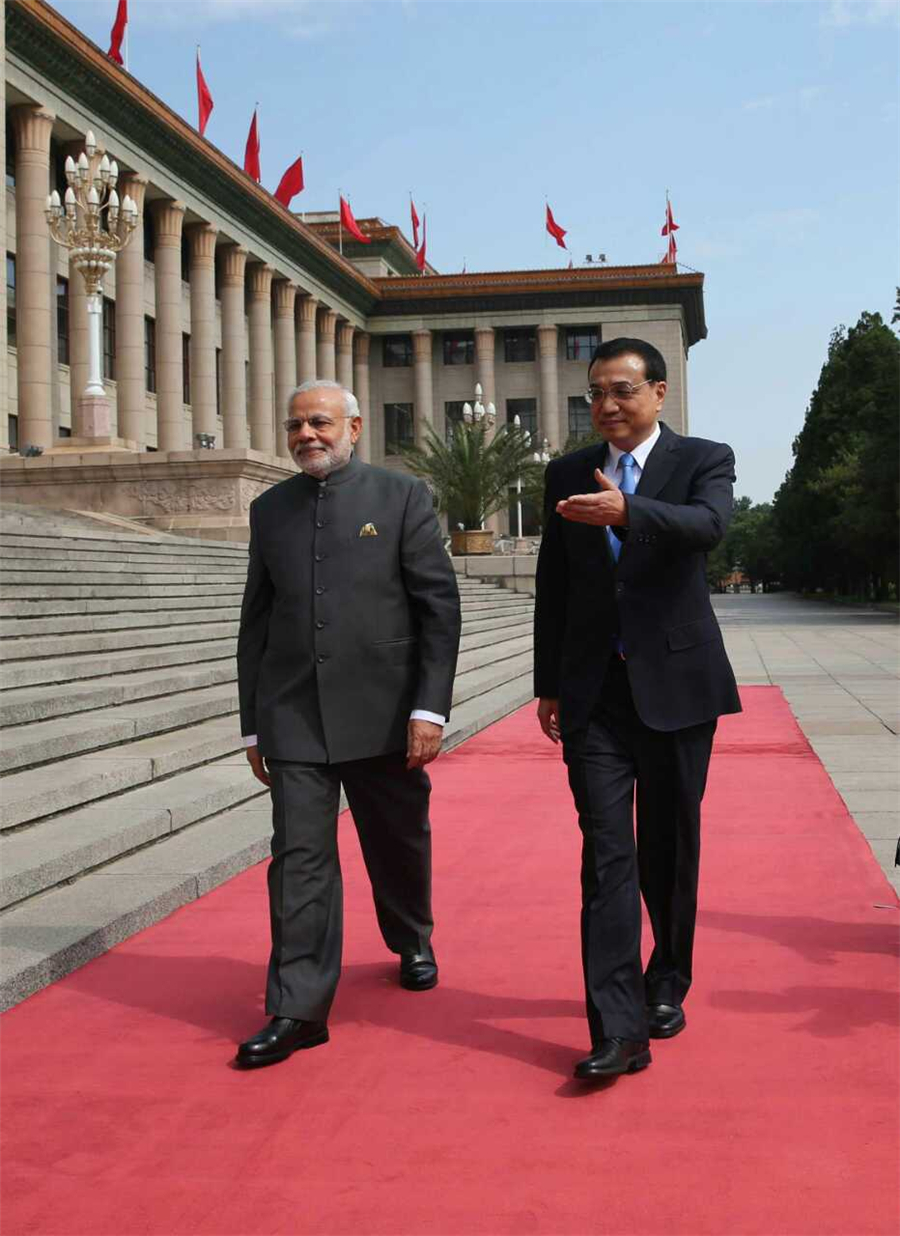 Premier Li holds welcome ceremony for Indian counterpart Modi