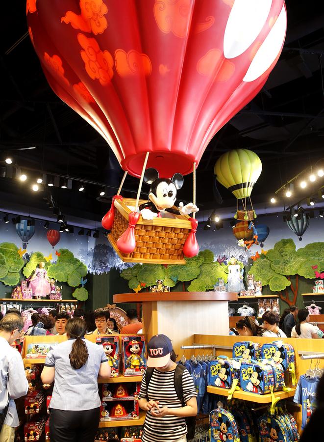 Disney flagship store opens in Shanghai