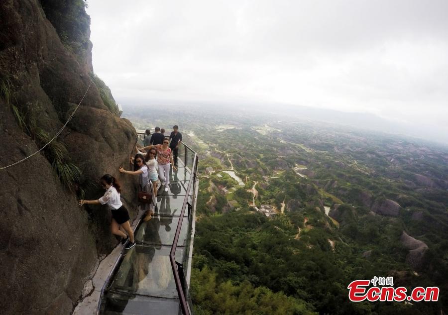 Play a melody while walking on musical cliff road