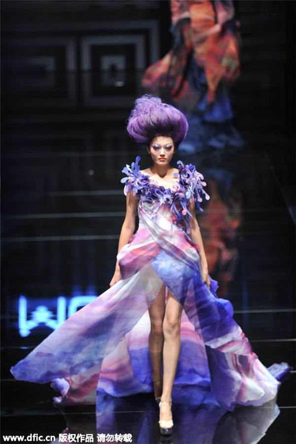 Traditional Chinese elements dazzle at China Fashion Week in Beijing