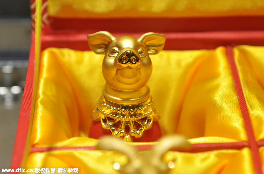 Zodiac golden accessories make a splash in the new year