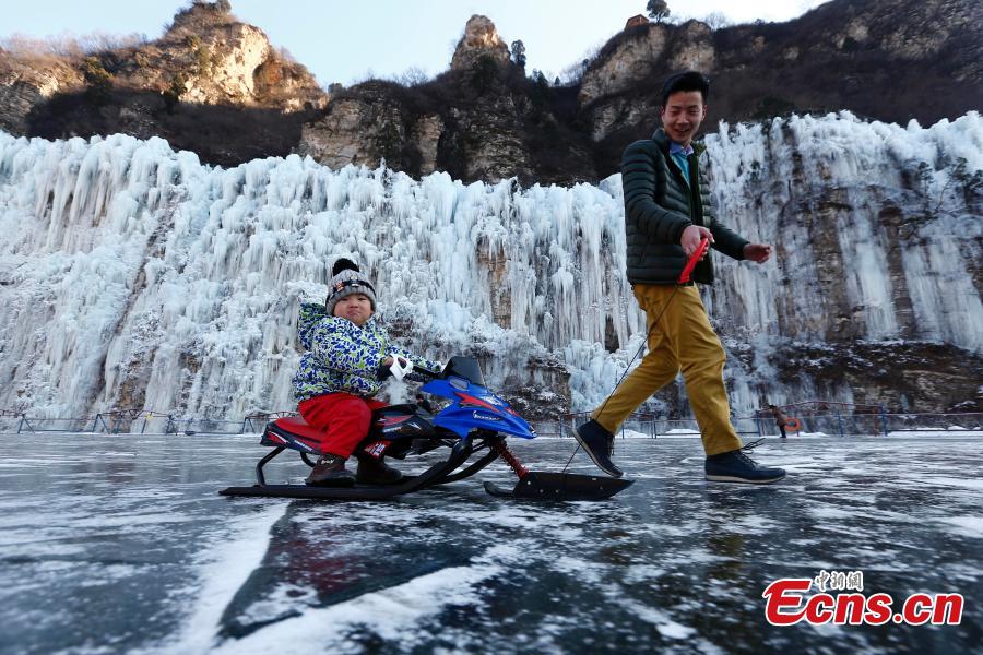 Amazing ice wonderland in Beijing