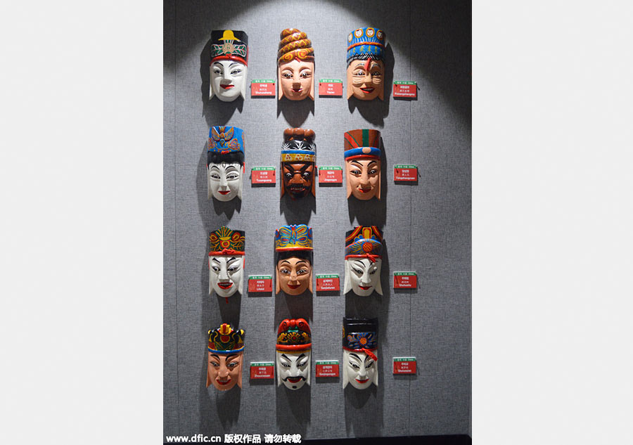 1000 masks from around the world gather in Shanghai