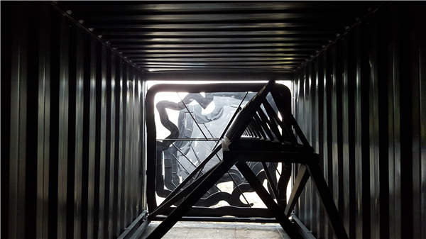 French and Chinese to stage art in containers