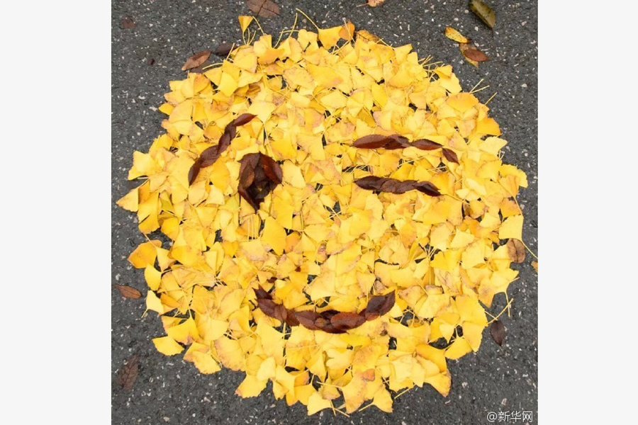 Leaves transform into emojis