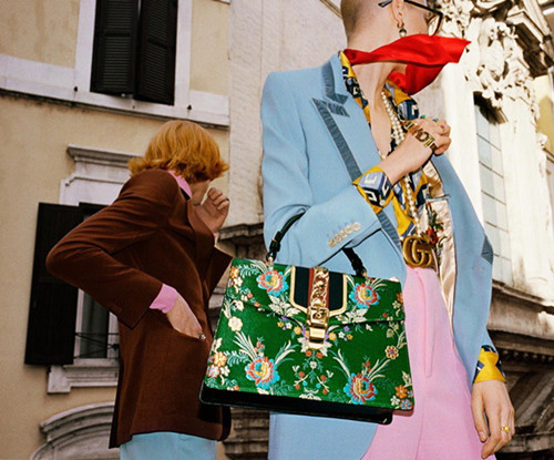 Looking for a new handbag? Get a green grip!
