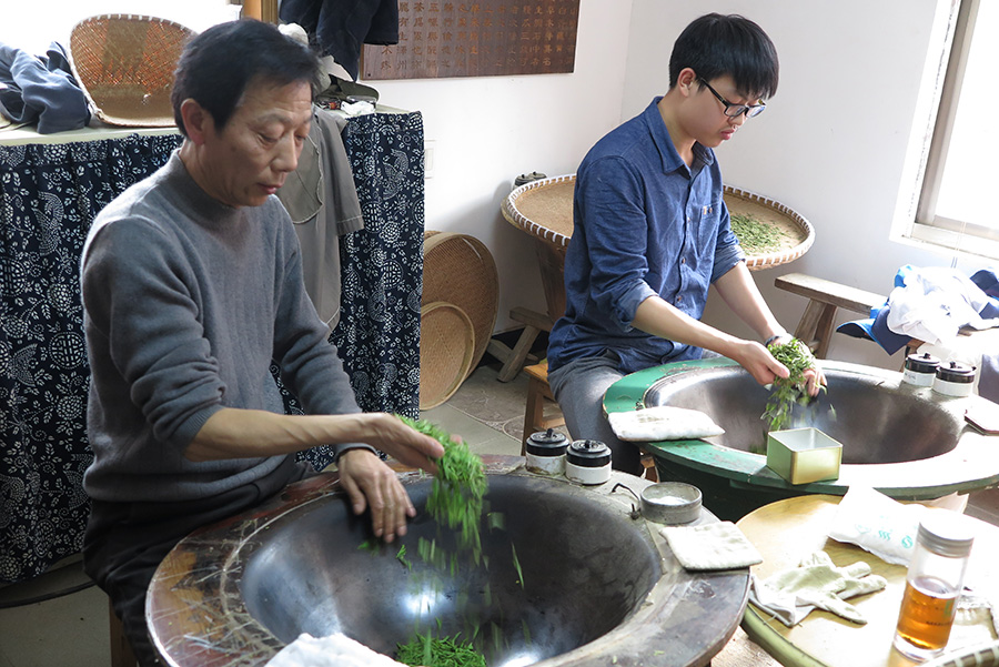 Tea master steeps young apprentice in ancient tradition