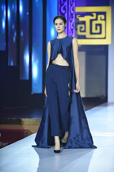 Old Beijing fashion label Flourish holds runway show