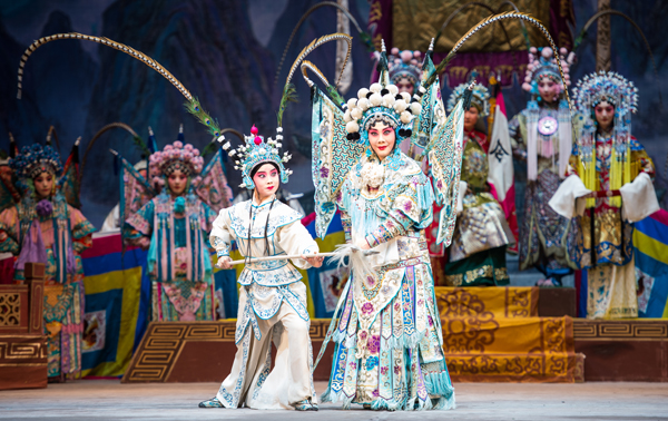 Bring Peking opera reform on the track
