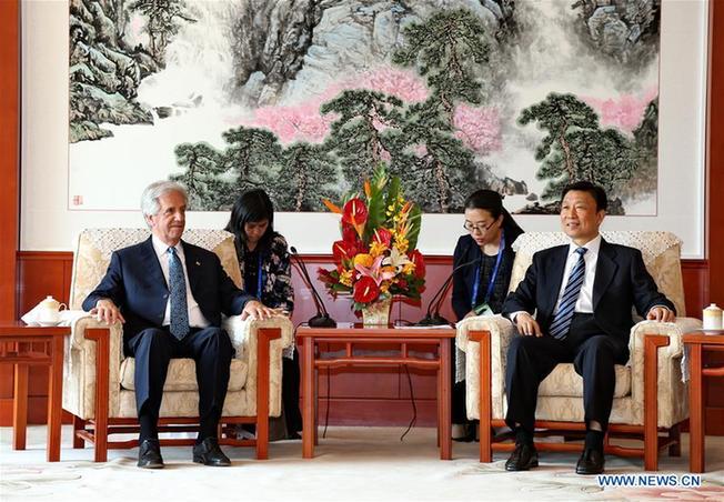 China-Uruguay relations reach a new high