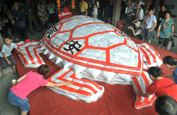 Rice turtle carries prosperity