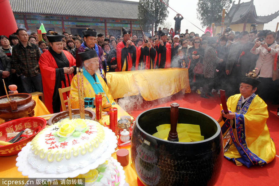 God of wealth statue inaugurated in E. China