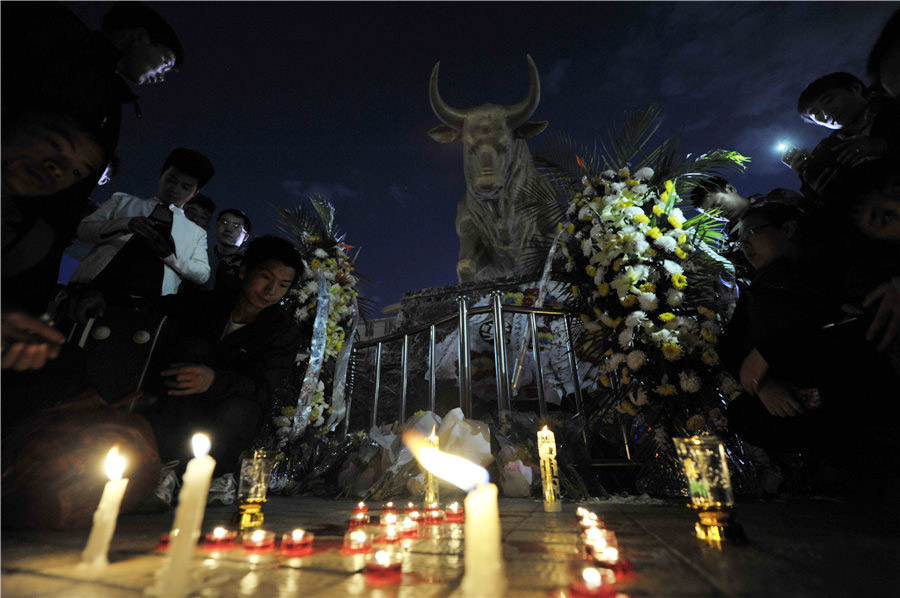 Citizens mourn victims of Kunming terror attack