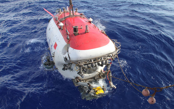 Submersible <EM>Jiaolong</EM> released for scientific research