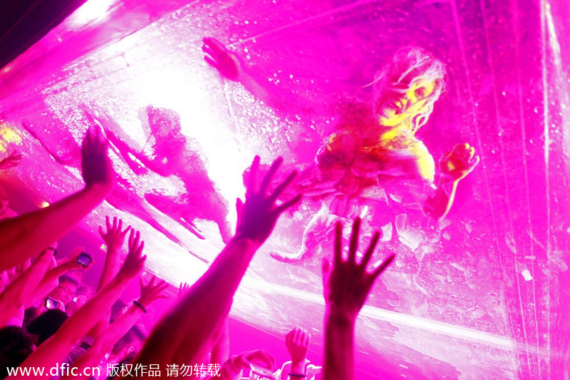 'Fuerza bruta' show stuns audience in East China