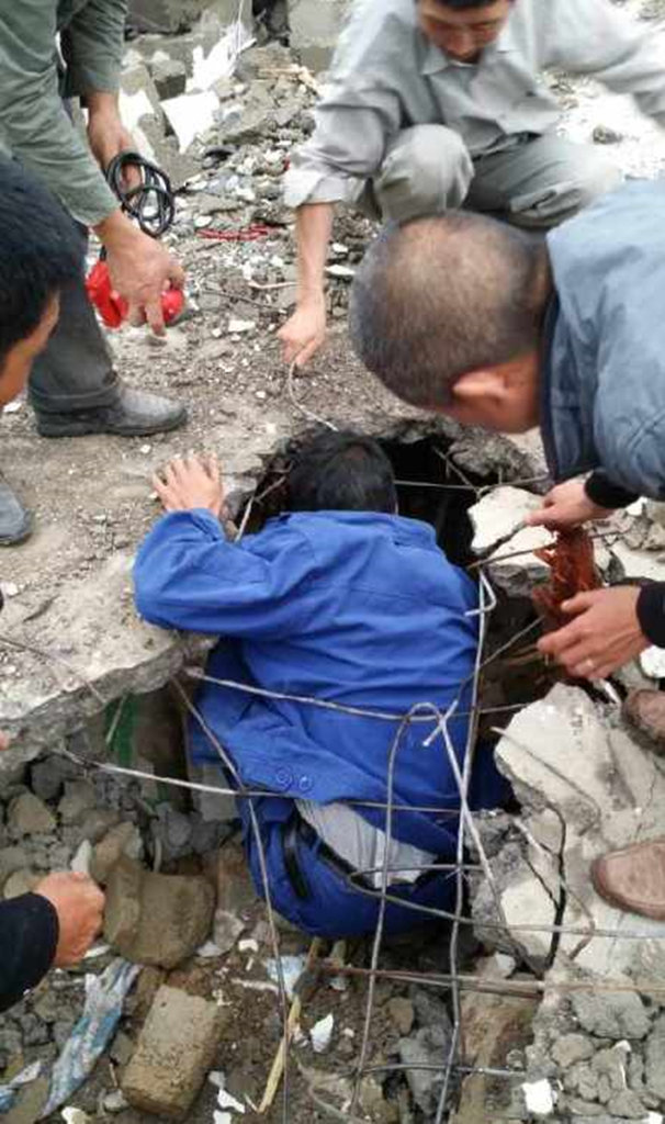 Rescuers race against time after SW China quake