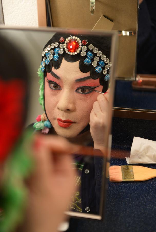 Man playing female role in Peking Opera