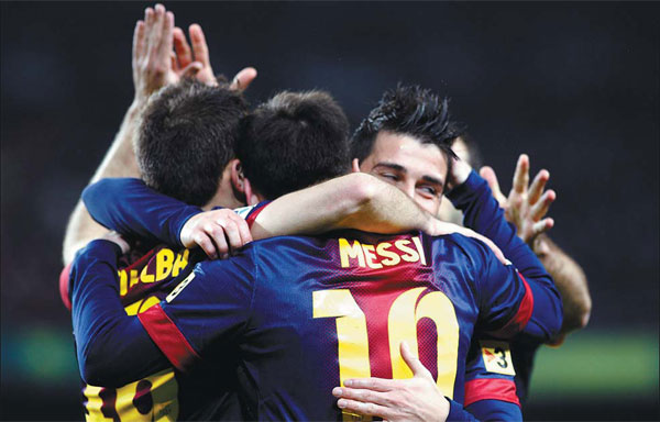 Barcelona happy with Messi, Villa double act