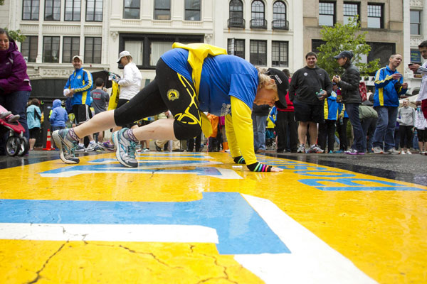 Runners complete Boston Marathon to honor victims
