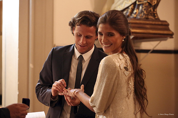 Uruguay's Forlan marries in private ceremony