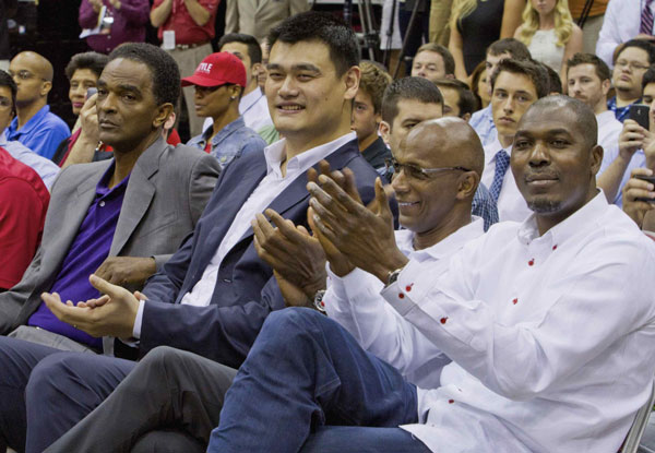 Houston Rockets introduces new center Howard