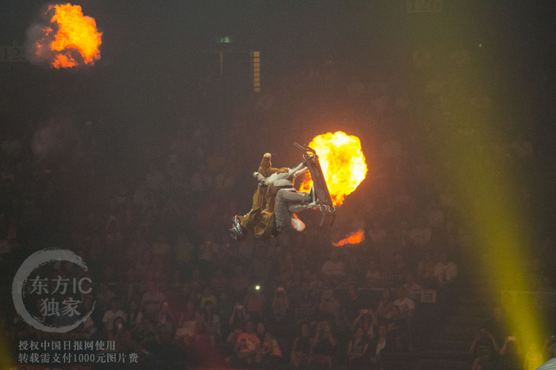 Death-defying stunt show in Macao
