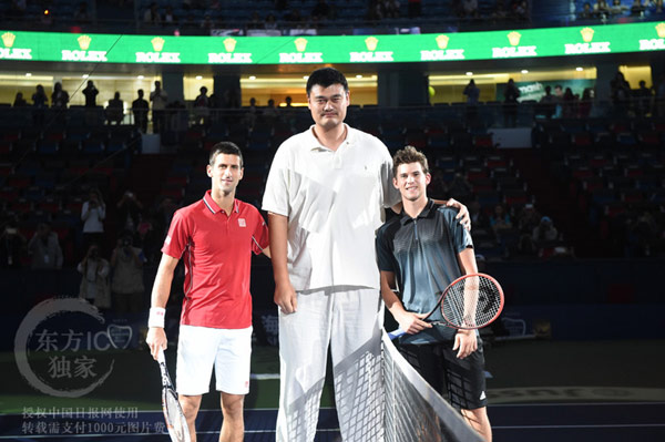 Djokovic delights his fans at Shanghai Masters