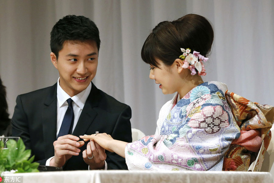 Ai Fukuhara and her newlywed husband show up in Taiwan