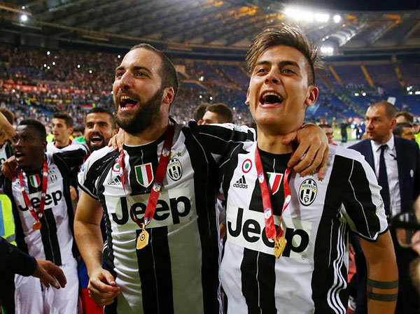 Italian Cup title puts Juventus in line for treble
