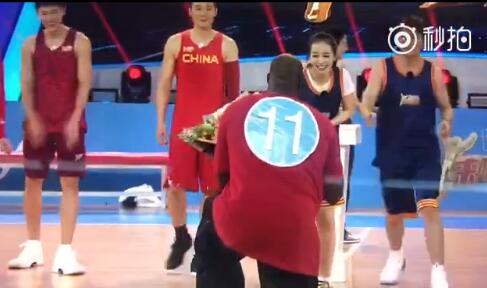 Shaq proposes on Chinese TV