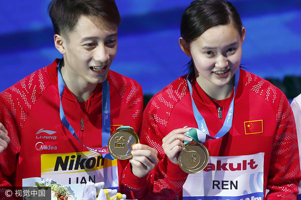 Team China showcases talents in mixed events at FINA Worlds